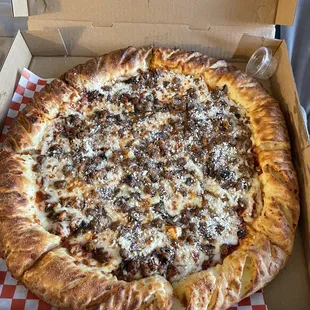 Large 16&quot; Deep Dish Pizza - actually stuffed crust