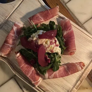 Jamon Serrano con Pere e Burrata
