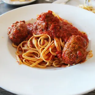 SPAGHETTI AND MEATBALLS