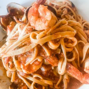 Seafood linguini