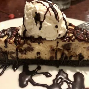 Snicker cheesecake--- yum