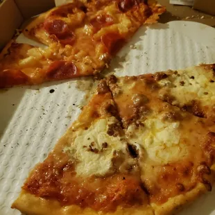 Sorry we already started eating!  1/2 pep and pineapple - other 1/2 sausage and ricotta.   Yum!