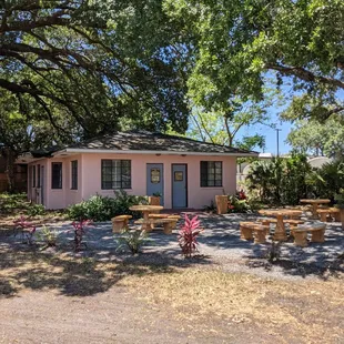 The "backyard" seating area. So cute!