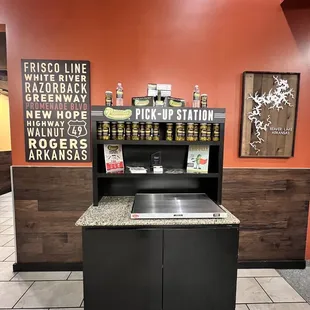 Warming station for the to go orders