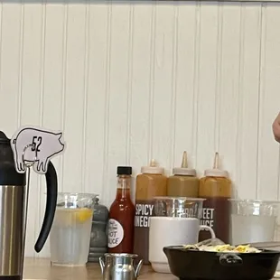 The poutine skillet and coffee pot