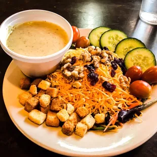 Had a great meetingand a great lunch at Pickles in Moore