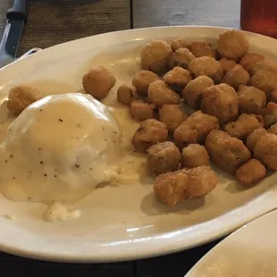 Fried okra and mashed potatoes