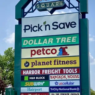 a sign for pick'n save dollar tree