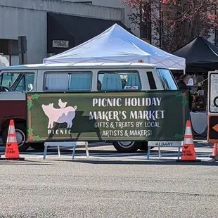 Holiday Makers Market