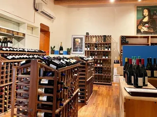 La Casa Sena Wine Shop