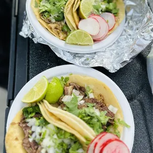 Cabeça and pork tacos