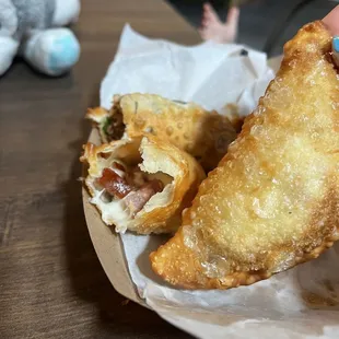 Empanada = Pastel