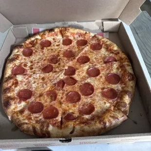 Pepperoni 16&quot; Cheese Pizza