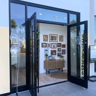 Pictures Plus Ka Makana Alii