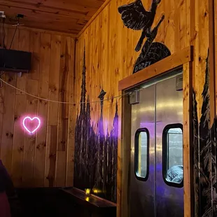 Cute lil date night spot
