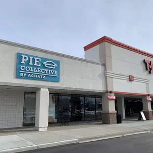 Store front on John R and 14 Mile in Troy