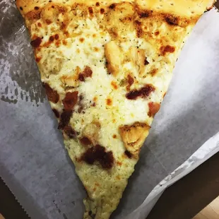 Chicken Alfredo Pizza with Bacon