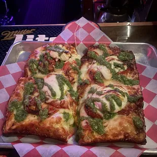 Margarita chicken pizza