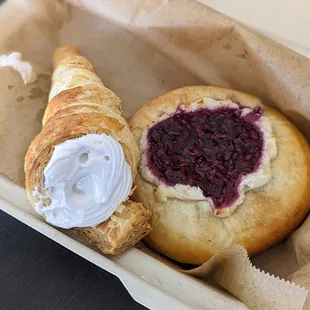 Huckleberry Horn and Raspberry Pirozhki | Instagram: @telephonesmoothie