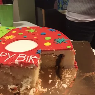 If you like excessive icing Piece of Cake is the place to go.  An inch and a half of icing surrounded the cake