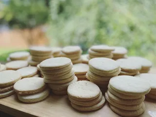 Jossi’s Bakery and Shop