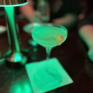 a close up of a martini