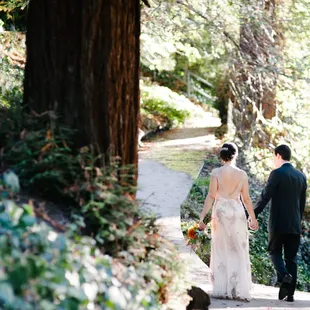 Photoshoot in Piedmont Park, while guests were at cocktail hour in the Tea House. Photo credit: Alison Andres