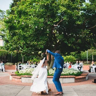Outdoor dinner in front of the hall.