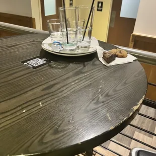 sushi and sashimi, interior