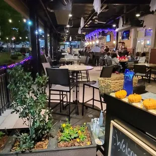 Outdoor dining and live music.