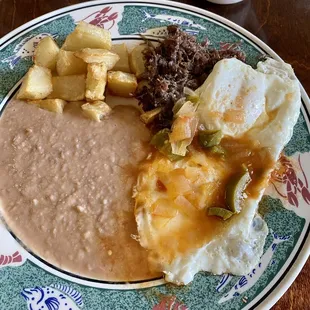 Huevo rancheros with barbacoa