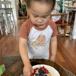 Loving that fruit tart!