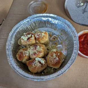 Garlicky garlic knots