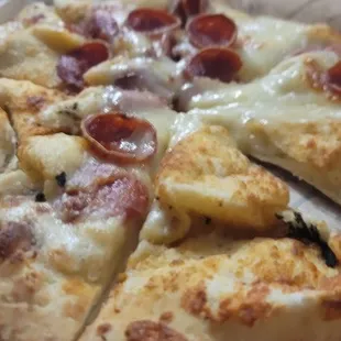 I ordered 4 pizzas, and this is what I got. Only 2 slices have cheese, and there's no sauce. Wth