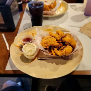 F3. Fried Catfish Basket