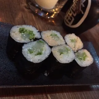 Yellowtail Scallion Roll