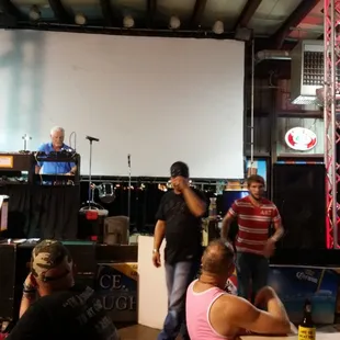 Excellent  good,  groovy atmosphere