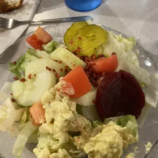 Salad bar nice and full