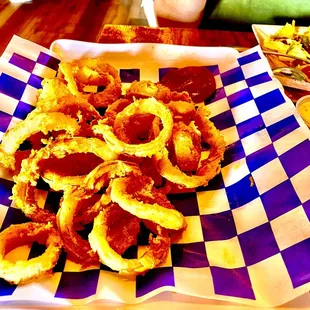 &quot;Onyon rings&quot; as the Cajun chef used to say.  Old school and a million times better than beer battered crap.