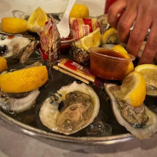 A6. Raw Oysters 12 Pieces