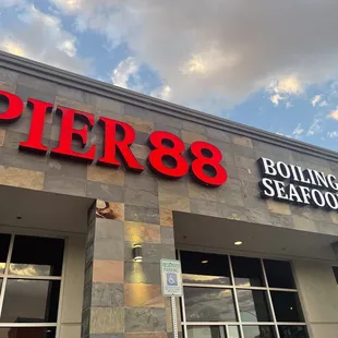 Easy to find. Easy parking.