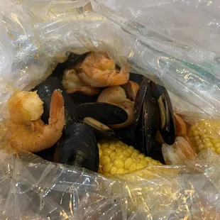 Muscles and shrimp