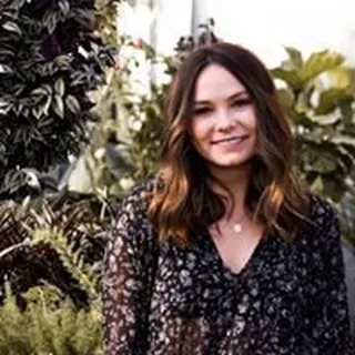 Mia S.
