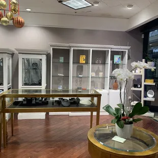 Inside the store. Very clean and smells good!