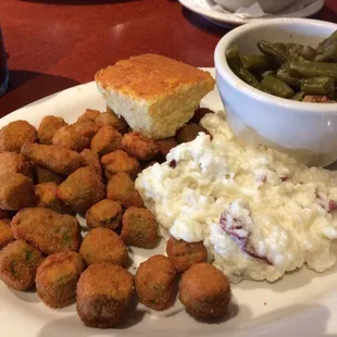 Food is awesome, everything is homemade. the homemade desserts looked awesome. Highly recommended