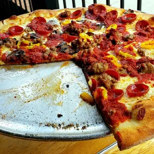 Lg. Classic Pie (half minus mushrooms)