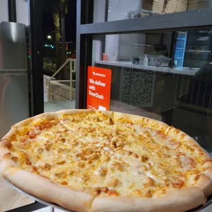 Medium Cashew &amp; Extra Cheese Pizza