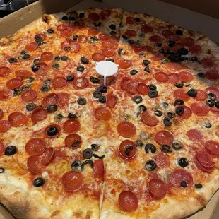 20" Large - Build Your Own Pizza with pepperoni and olives