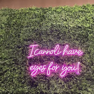 I cannoli have eyes for you