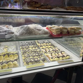 Chocolate Dipped Pistachio Cannoli